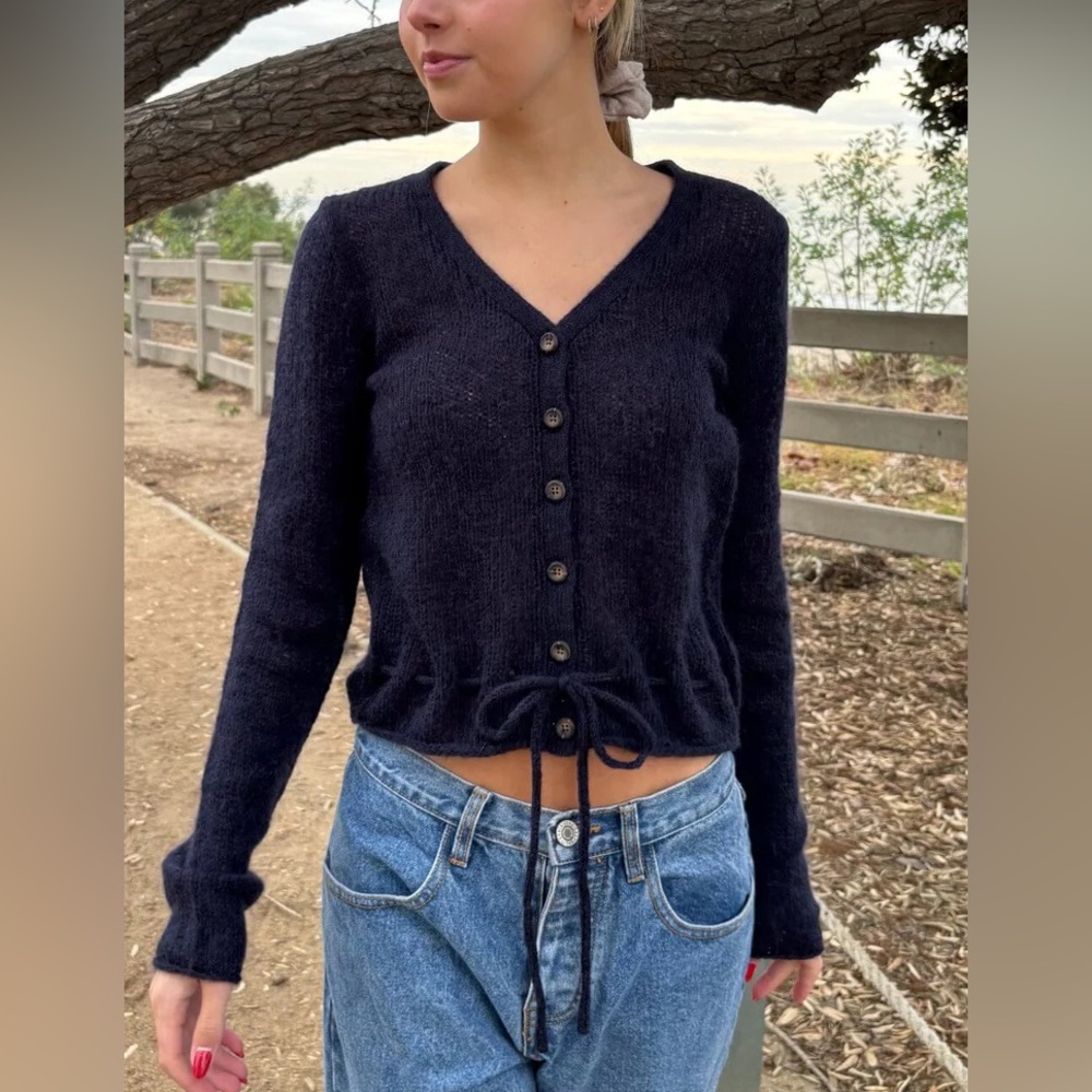 Brandy melville navy blue andi sweater